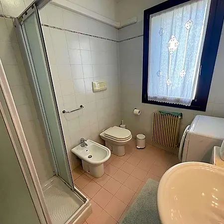 Trilocale Vista Mare Con 2 Bagni Nel Centro Storico - Agenzia Cocal 4* Caorle