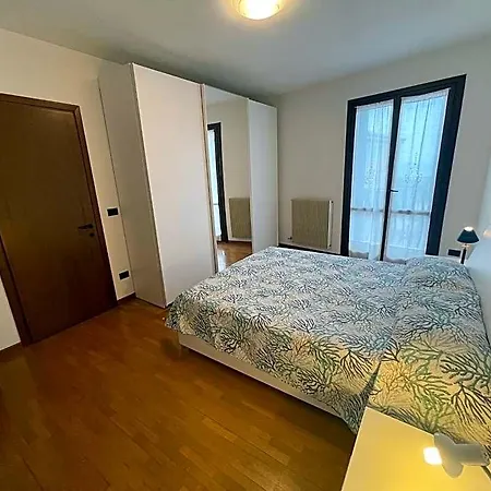 Hotel Trilocale Vista Mare Con 2 Bagni Nel Centro Storico - Agenzia Cocal Caorle